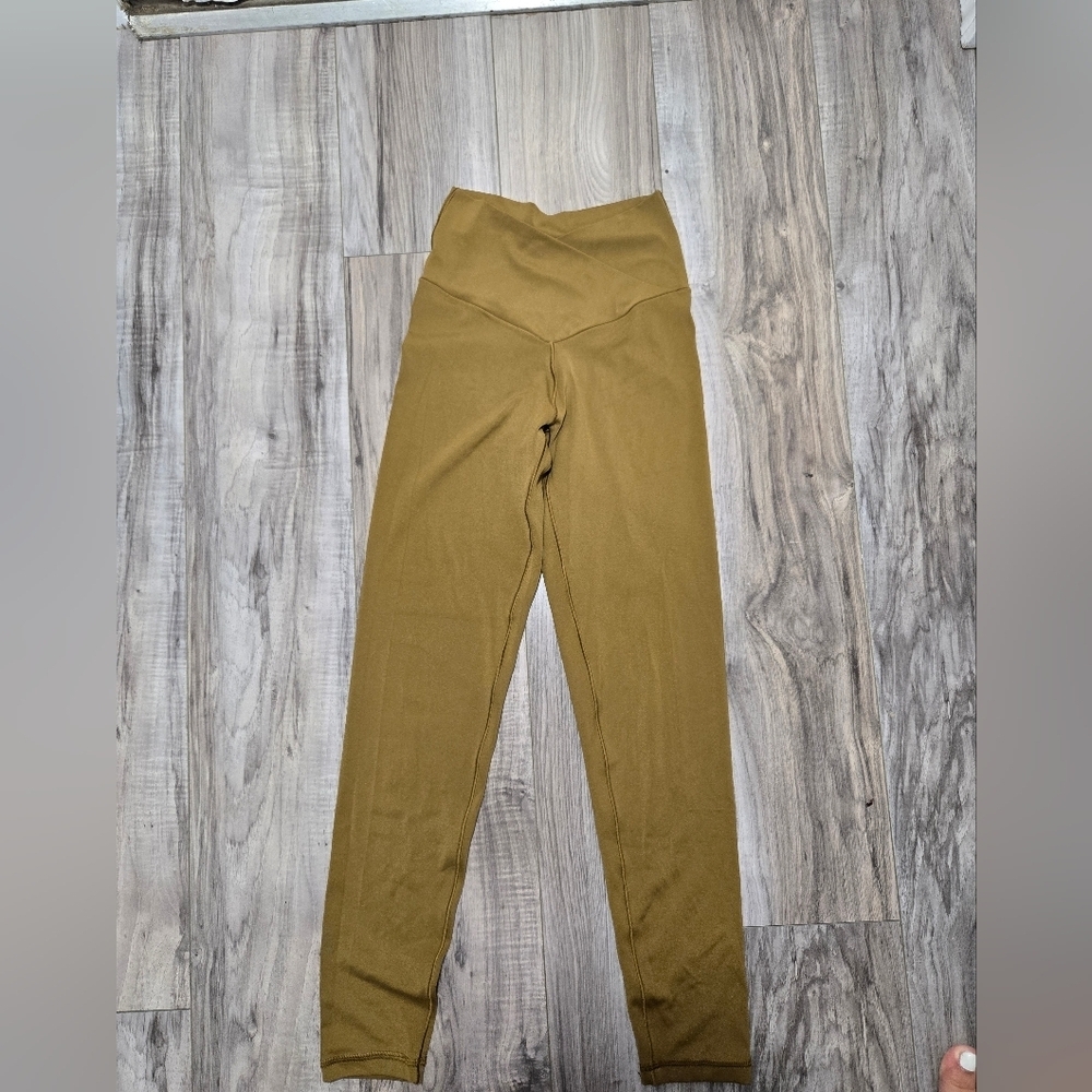 Offline By Aerie Real Me Leggings Sz Small Front Criss Cross - Picture 3 of 5